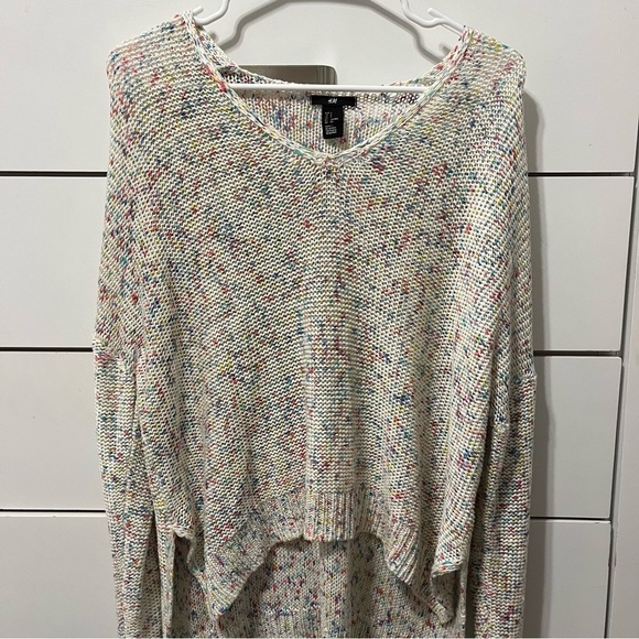 H&M Multicolor V Neck Sweater - Picture 2 of 4